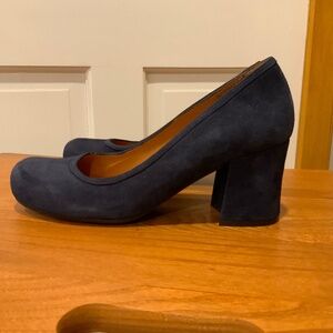 Chie Mihara dark blue suede pumps - new, unused Made in Spain